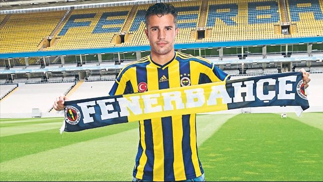 Van Persie se ofrece para jugar en el Barça y así huir de Turquía