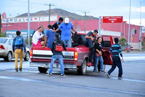 Patrullas ofrecen transporte gratis en Chihuahua - vive-bus-heraldo-chihuahua