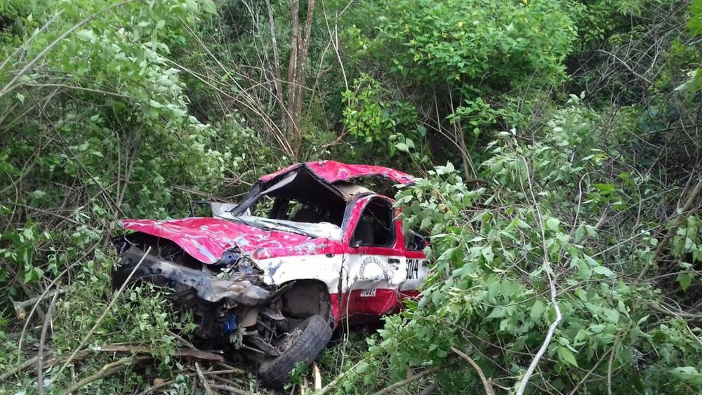 Volcadura en Sierra Norte de Oaxaca deja 1 muerto y tres lesionados