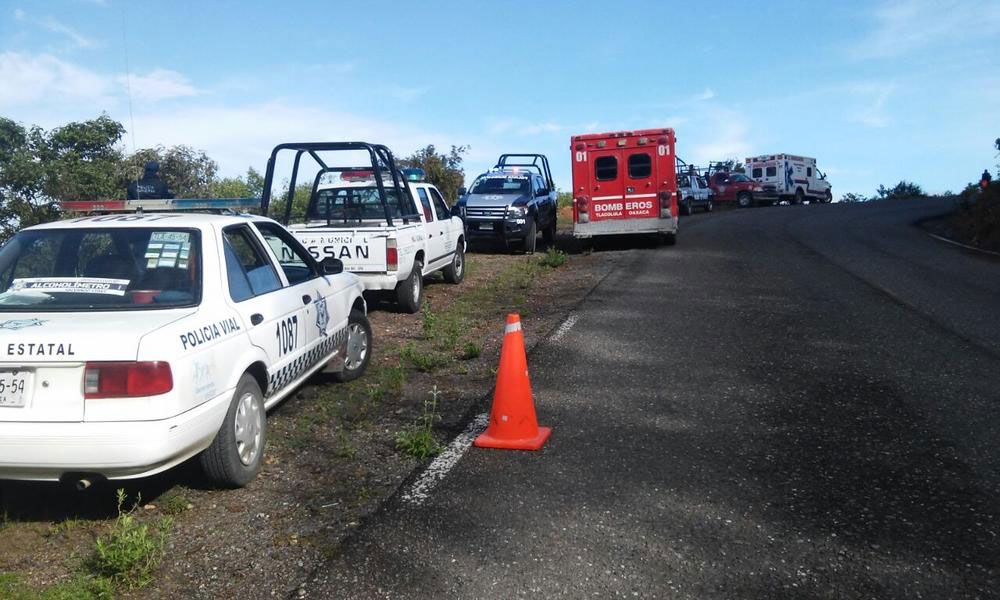 Volcadura en Sierra Norte de Oaxaca deja 1 muerto y tres lesionados - volca2