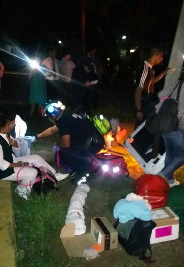 Volcadura de ambulancia en Oaxaca deja cuatro heridos - volcadura-oaxaca-1