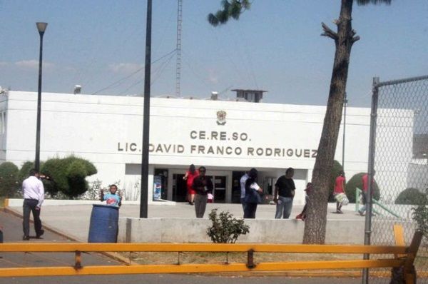 Liberan a 28 de los 39 normalistas detenidos en Michoacán