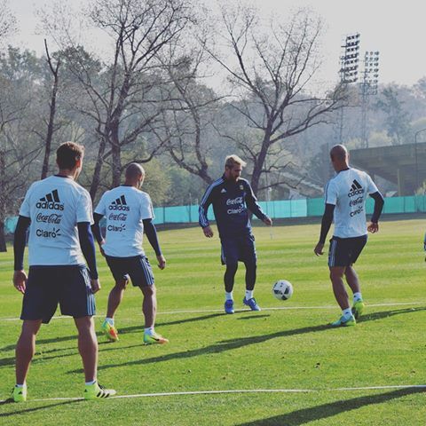 El primer día del “regreso” de Lionel Messi a la Selección - 14183806_1763658490513593_5092319726519893326_n