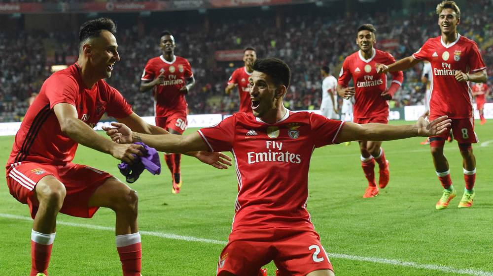 El Benfica con Raúl Jiménez gana la Supercopa de Portugal