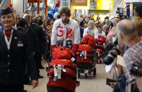 La última misión de los atletas británicos de Río: encontrar su maleta - 1472031237_846744_1472032456_sumario_normal