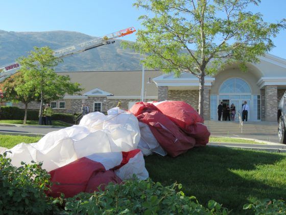 Paracaidista muere en Utah tras estrellarse contra iglesia