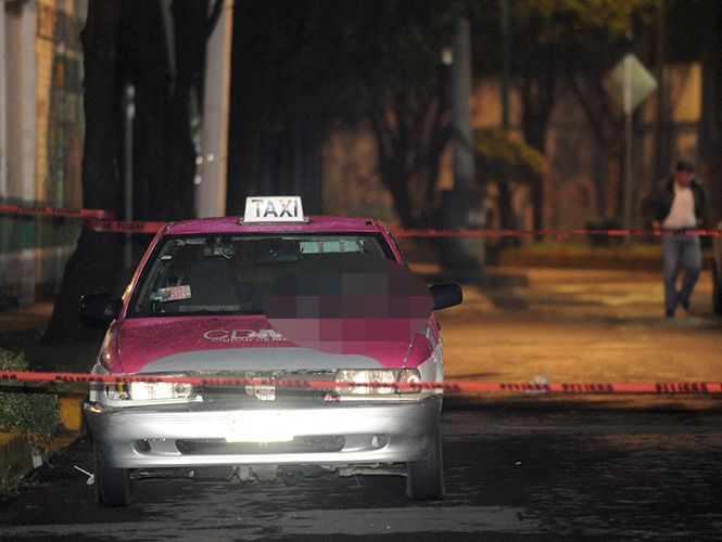 Encuentran en Iztapalapa a taxista estrangulado