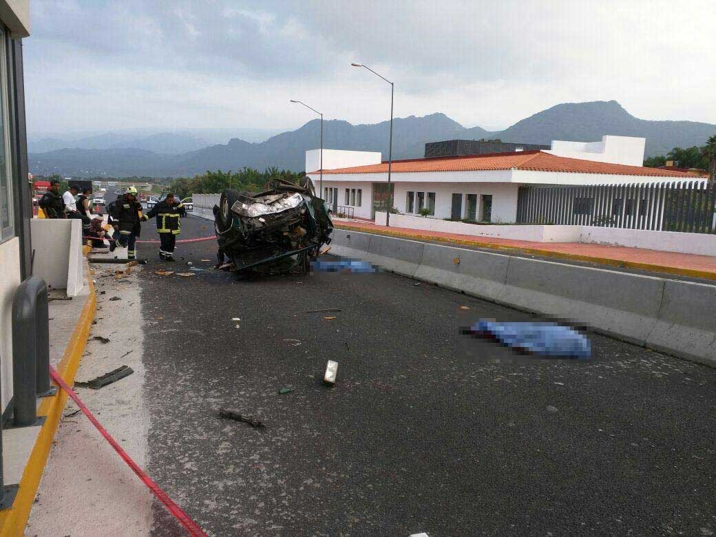 Volcadura mata 5 en La Pera-Cuautla - 1509653