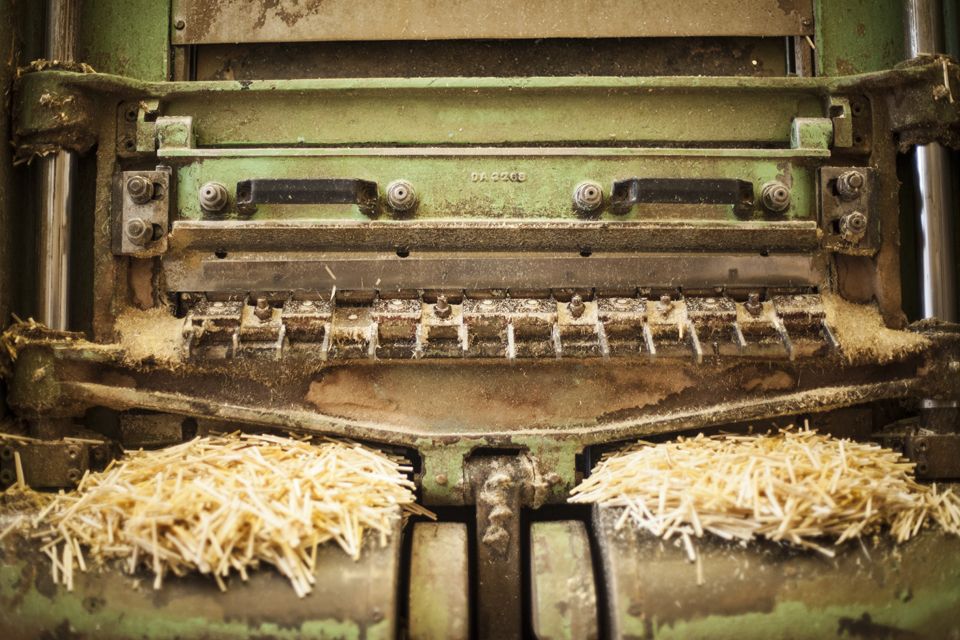 Video: así se hacen los cerillos - 2256201