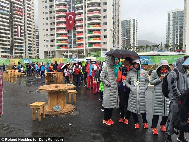 Atletas olímpicos hacen fila de 100 metros para entrar a McDonald’s en Río