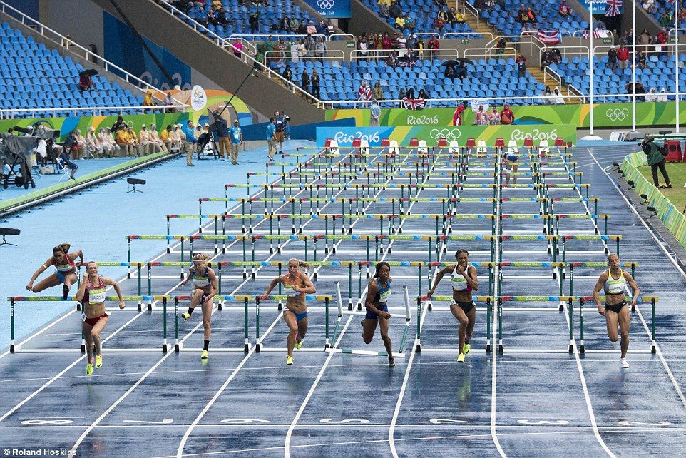 Siguen los estadios vacíos en Río pese a inicio de atletismo - 3727620E00000578-3736214-image-a-36_1471016447081