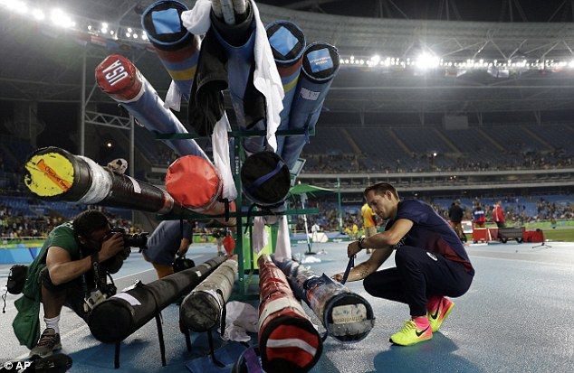 Francés pierde y compara a público brasileño con los nazis - 3746E4BF00000578-0-image-a-121_1471352185727