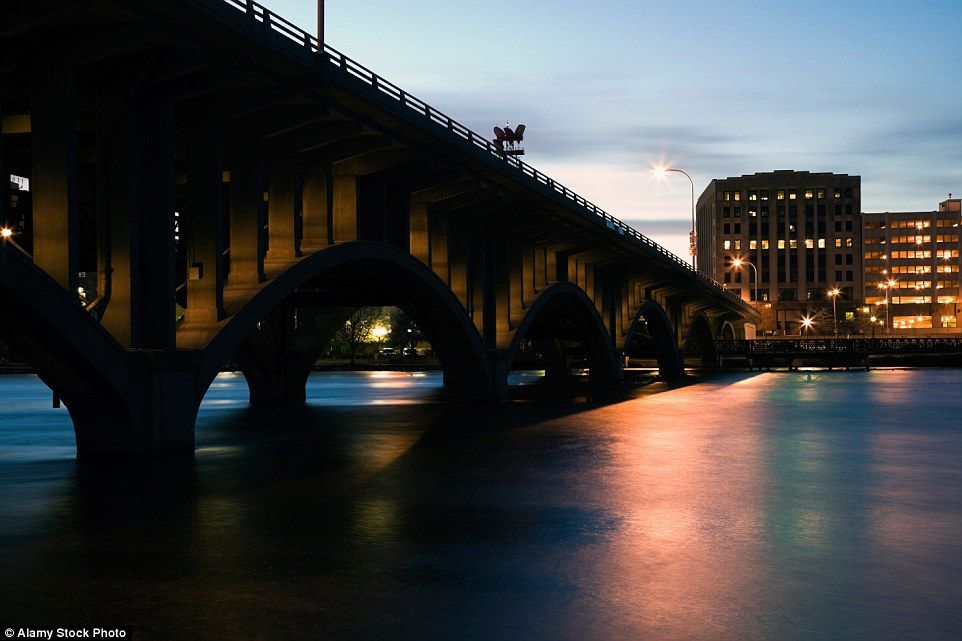 Las ciudades más peligrosas de EE.UU. - 377DF7AB00000578-3753048-image-a-41_1471877967491