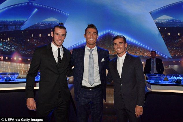 Cristiano Ronaldo ganó el premio al mejor jugador de la UEFA - 3794A4FB00000578-3758562-image-a-9_1472143267089