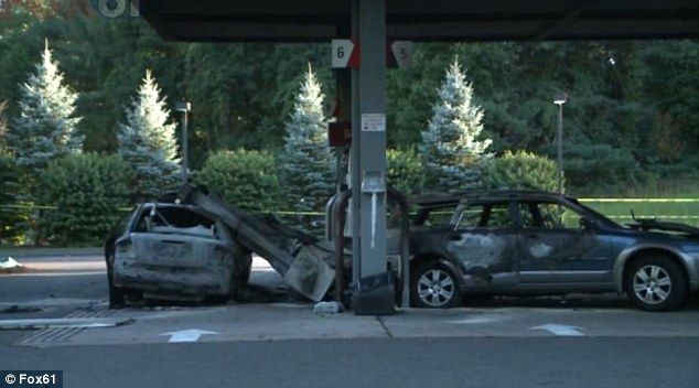 Video: mujer salva dos niños de incendio en gasolinera en EE.UU. - 37BCE9CF00000578-3764996-image-a-48_1472615946240