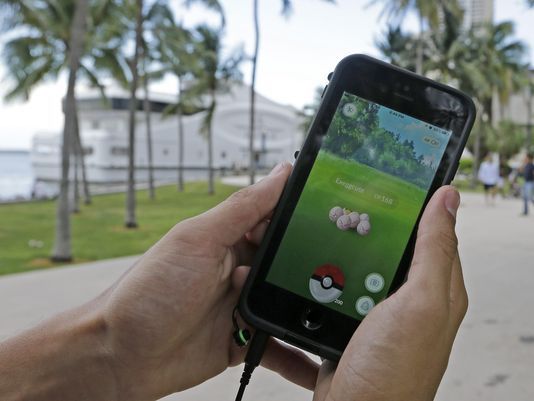 Asesinan a joven mientras juega “Pokémon Go” en un parque de San Francisco - 636045218399566526-AP-Pokemon-Go-001