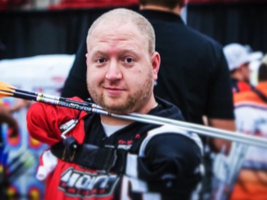 Uno de los mejores arqueros del mundo no tiene brazos - 636064385191268318-matt3