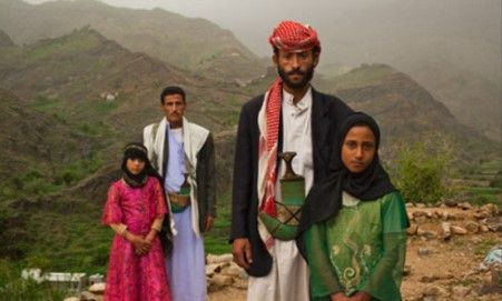 Video: venden a niña por una cabra y alimentos