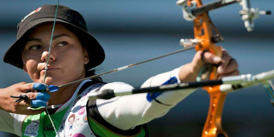 Alejandra Valencia no recibe la misma atención en reunión en Los Pinos