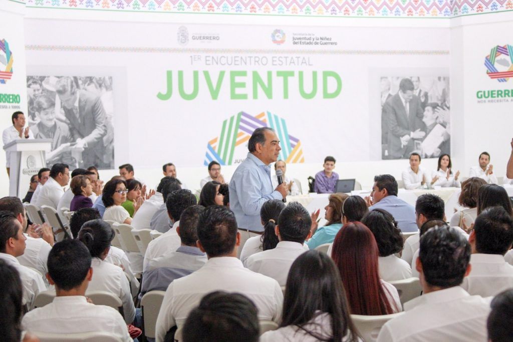 Héctor Astudillo entregó reconocimiento a ganador del Premio Nacional de la Juventud 2016 - BOL.-1249-ENTREGÓ-HAF-RECONOCIMIENTO-A-GANADOR-DEL-PREMIO-NACIONAL-DE-LA-JUVENTUD-2016-1-1024x683