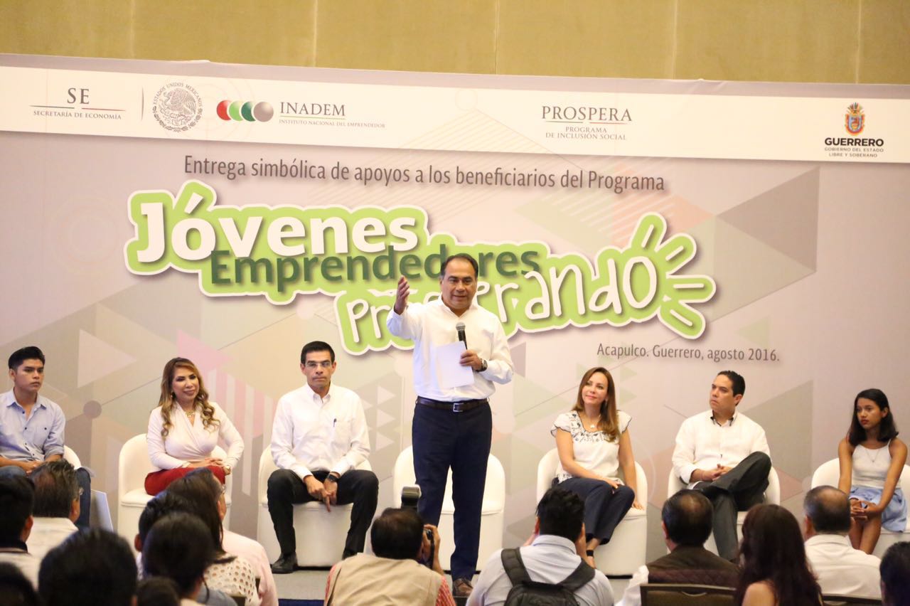 Entregan apoyos económicos a jóvenes en Guerrero - BOL.-1313-APROVECHEMOS-EL-POTENCIAL-DE-LOS-JÓVENES-PARA-DIVERSIFICAR-LA-ECONOMÍA-EXPRESÓ-EL-GOBERNADO-3