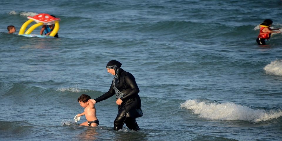 Anula tribunal de Francia prohibición al uso de burkini