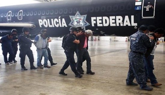 Maestro de la CNTE continuará proceso en libertad por daños a propiedad ajena - CNTE-policia-federal