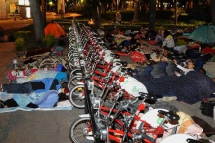Campesinos llegan al Zócalo capitalino - Campesinos-marcha-La-Raozn