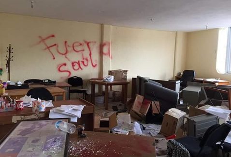 Vandalizan oficinas de gobierno en Chilpancingo