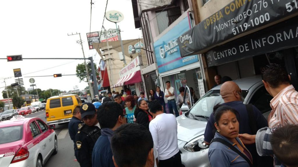 Choque de Metrobús en Lindavista deja siete lesionados - Choque-Metrobús-Línea-6-Montevideo-Nenismenis-1024x576