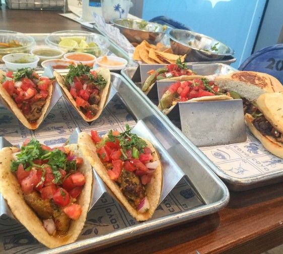 Restaurante mexicano en Miami sustituye las salsas por los repelentes por Zika - Coyotaco-ThrilllistMiami