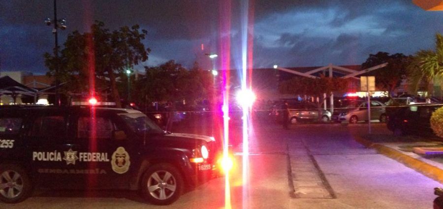 Asesinan a hombre en estacionamiento de Walmart en Cancún - CqBgOmqUEAM8gQl_RFQR-900x425