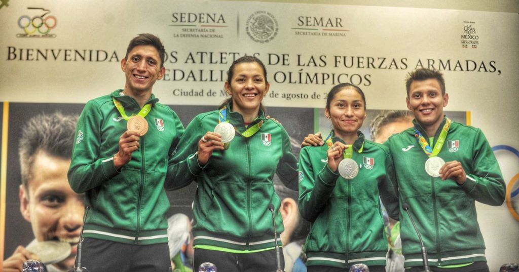 Llegan a México medallistas olímpicos - CqoUmxBUsAAOOni-1024x537