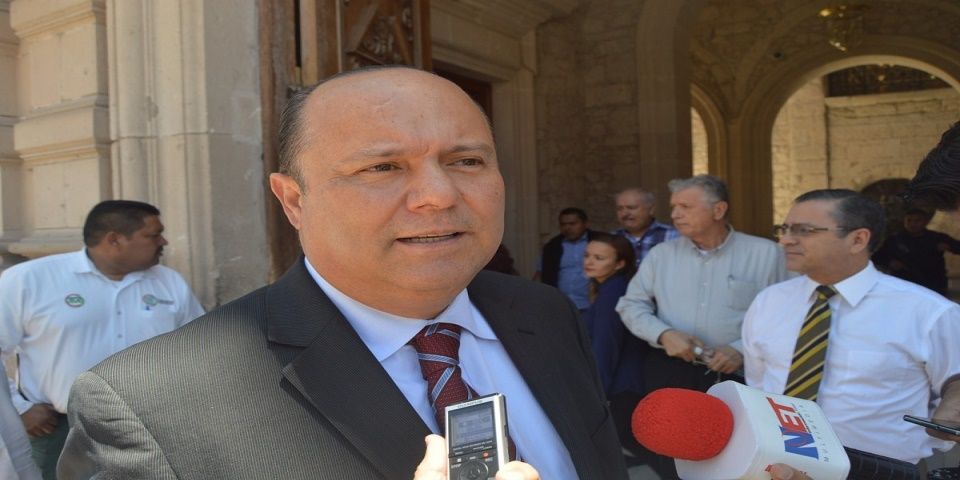 Interpone amparo César Duarte por peculado