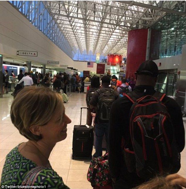 Delta suspende vuelos por fallas en el sistema - Delta-Airlines-Baltimore-bluestonephoto11