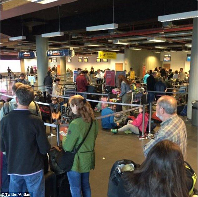 Delta suspende vuelos por fallas en el sistema - Delta-Airlines-Islandia-Antlam