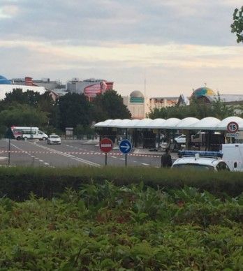 Evacuan Disneyland Paris por paquete sospechoso