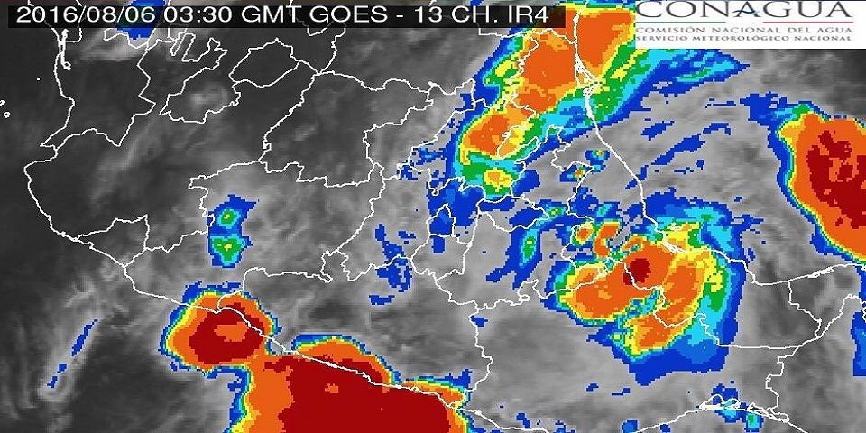 Earl ingresa a Veracruz