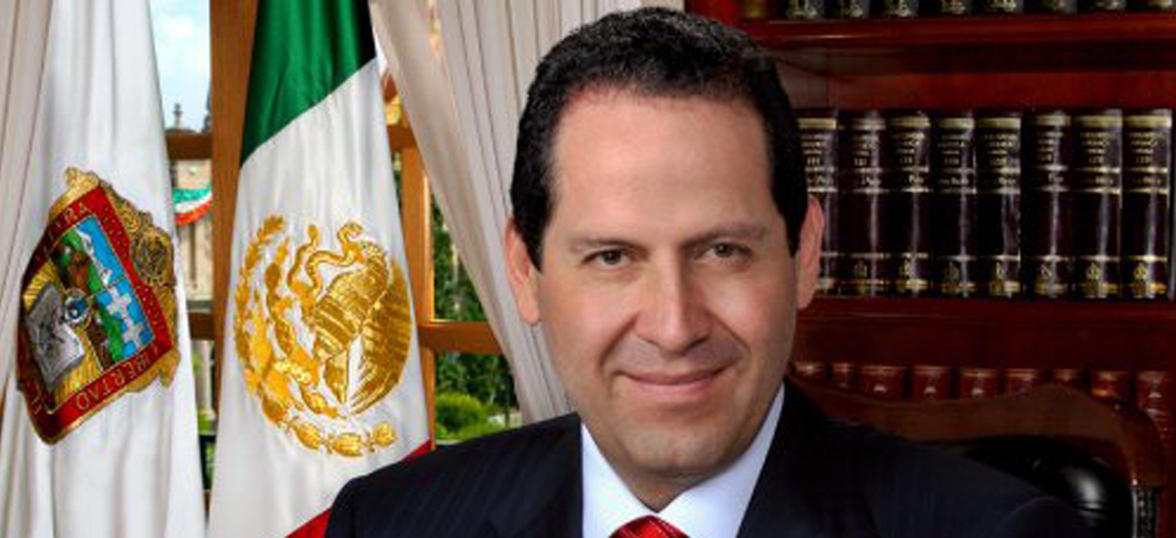 Eruviel Ávila presenta su declaración 3de3