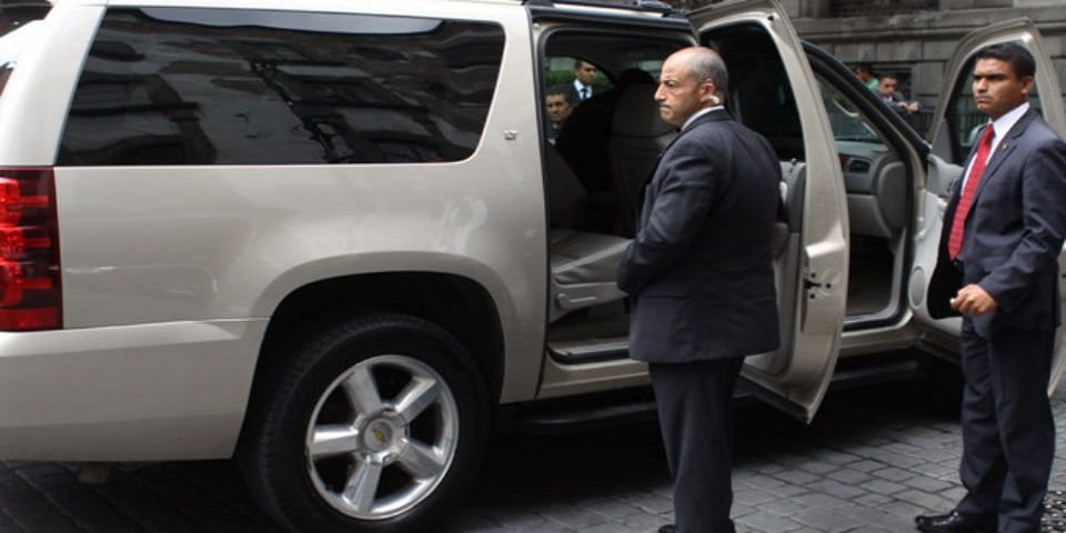 Regularán a escoltas en la Ciudad de México