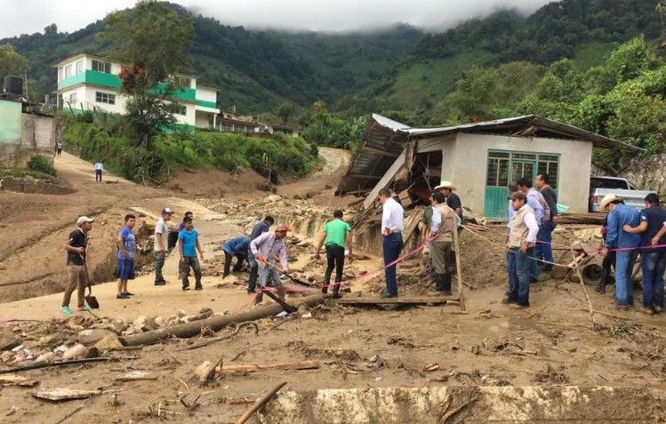 Earl golpeó a las comunidades más pobres y precarias: Rosario Robles