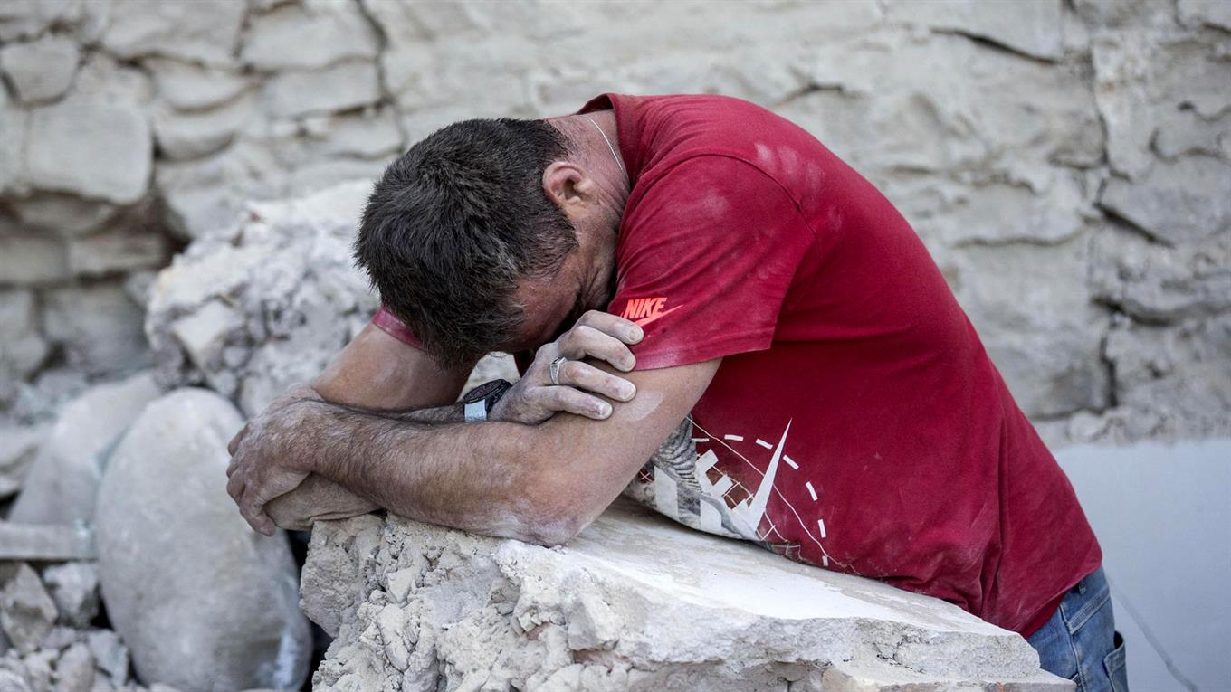 Sube a 250 número de muertos por terremoto en Italia - Italia-Reuters-2