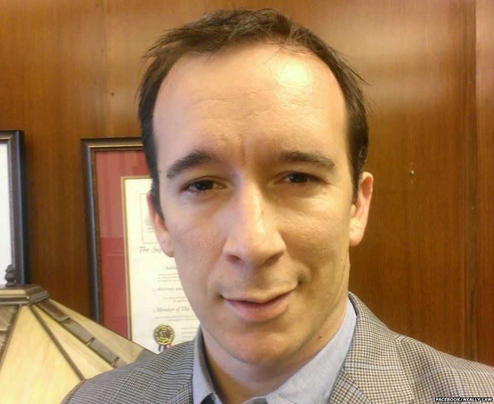 Automóvil lleva a hombre tras sufrir una trombosis pulmonar - Joshua-Neally