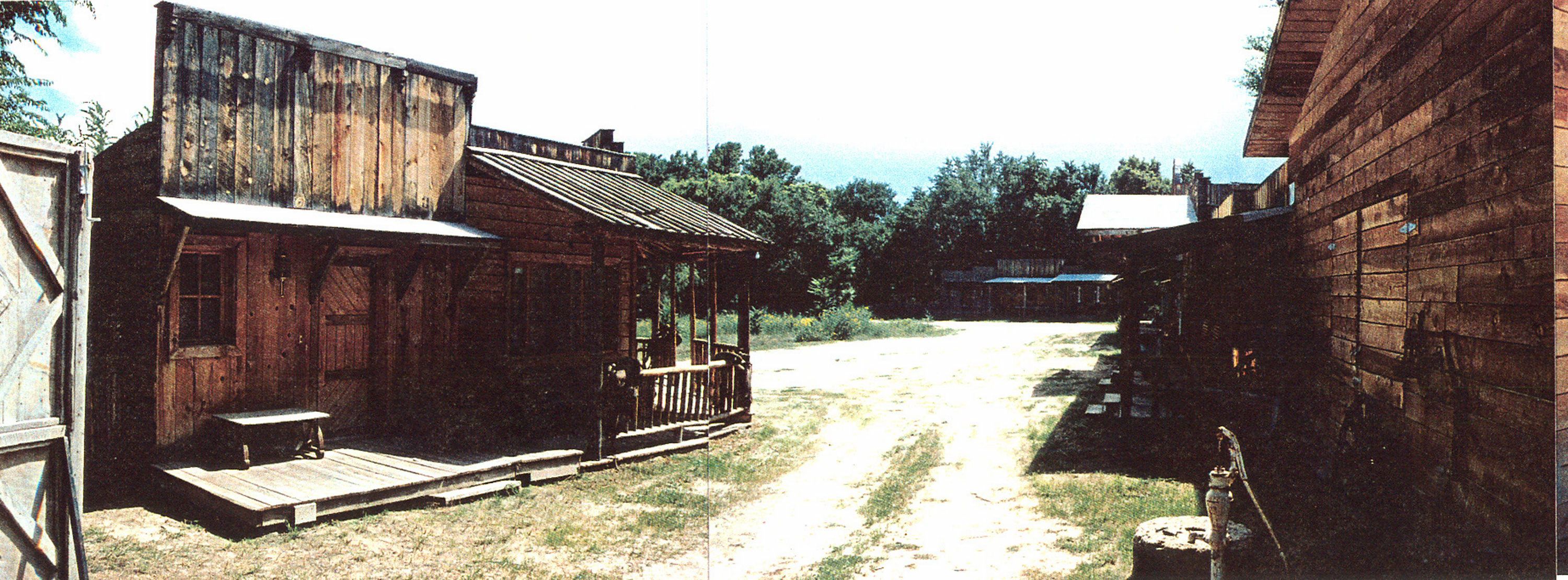 Juan Gabriel no pudo concretar venta de propiedad en EE.UU. - Juan-gabriel-Rancho-Nuevo-México-24