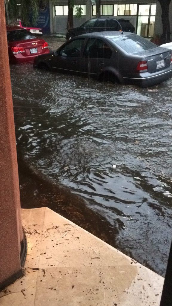 Inundaciones en el Valle de México - Lluvias-Condesa-ai_nanita-2-576x1024
