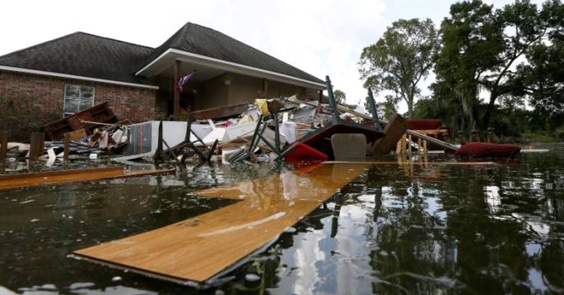 Barack Obama visita zonas de Luisiana afectadas por inundaciones - Luisiana