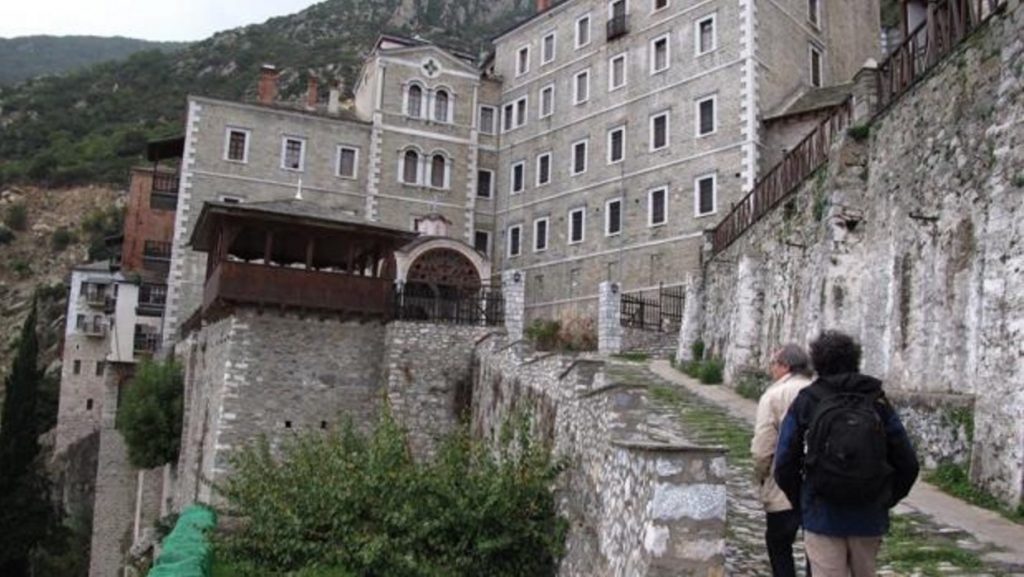 El lugar de Europa donde no entran mujeres desde hace mil años - Monte-Athos-1024x577