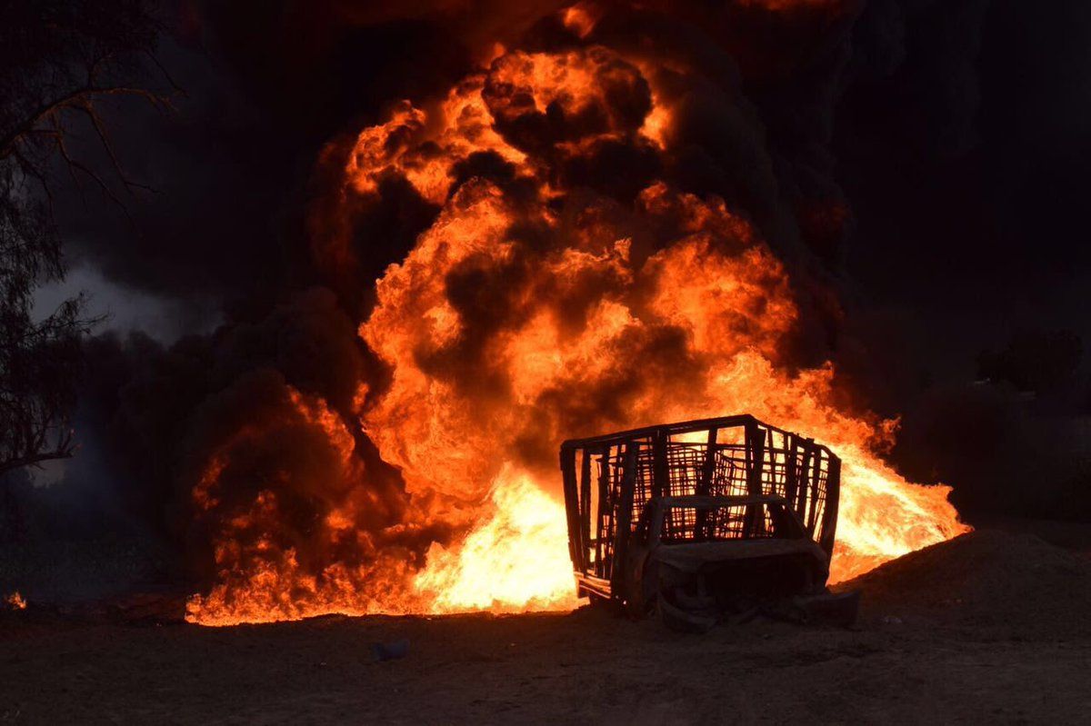 Se incendia toma clandestina en Puebla