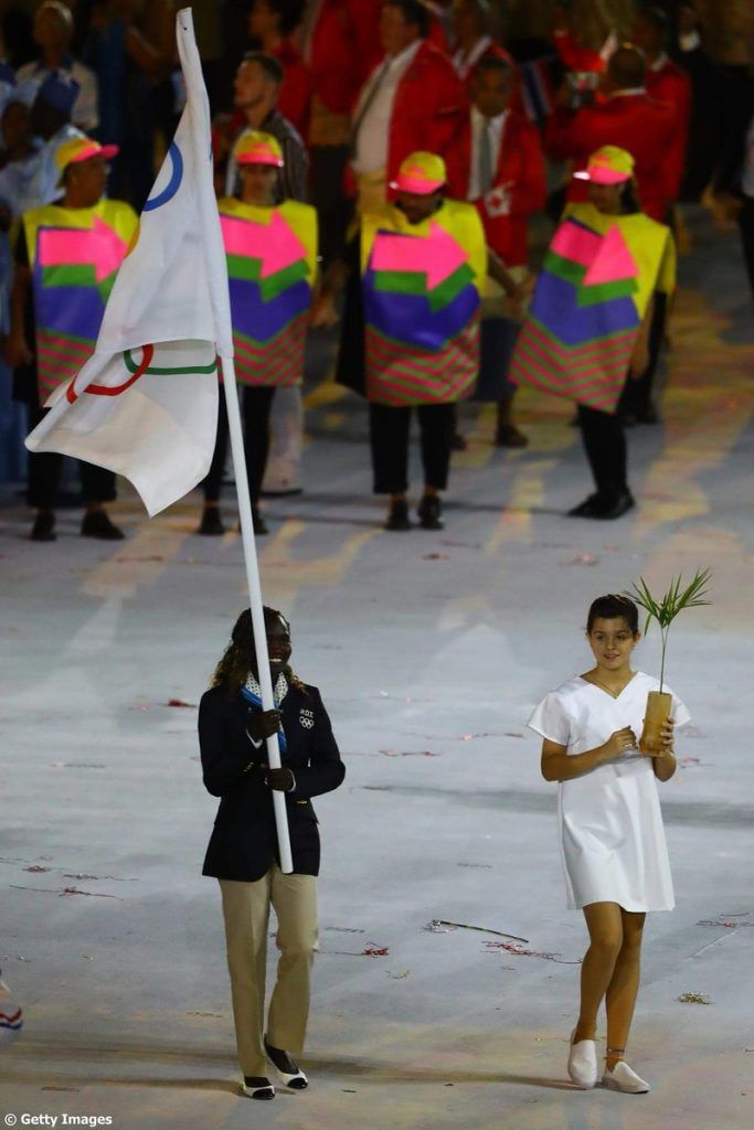 Ovacionan a atletas refugiados en desfile inaugural - Refugiados-RefugeesOlympic-2-683x1024