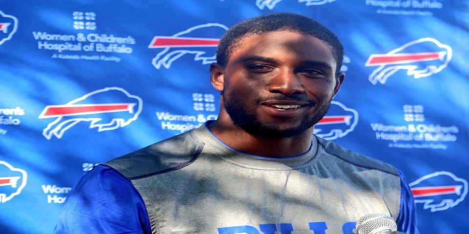 Reggie Bush firma contrato por un año con Bills de la NFL
